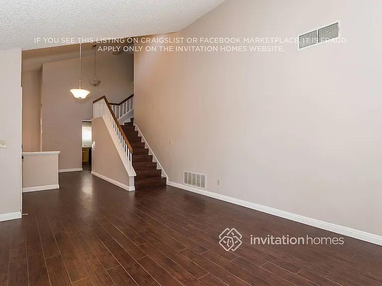 330 Hutchings Ln — Photo 3
