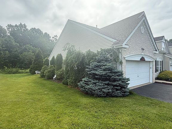 3rd image of 118 Wagen Dr
