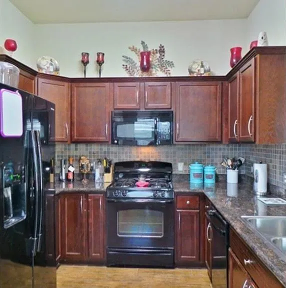2711 Silver Oak Dr — Photo 8