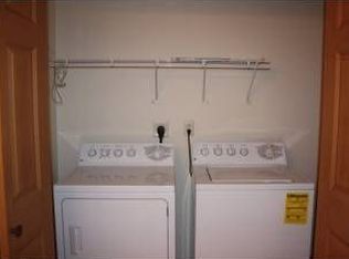 2385 Country Creek Cir APT 4, West Bend, WI 53095