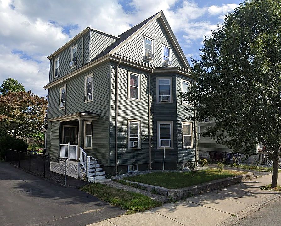 2nd image of 133 Irving St