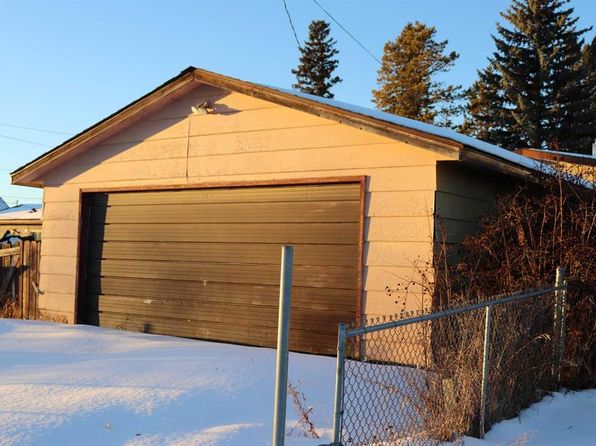 4909 N 6th Ave, Edson, AB T7E 1K8