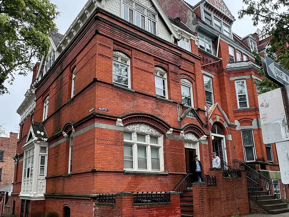 38 Willett St