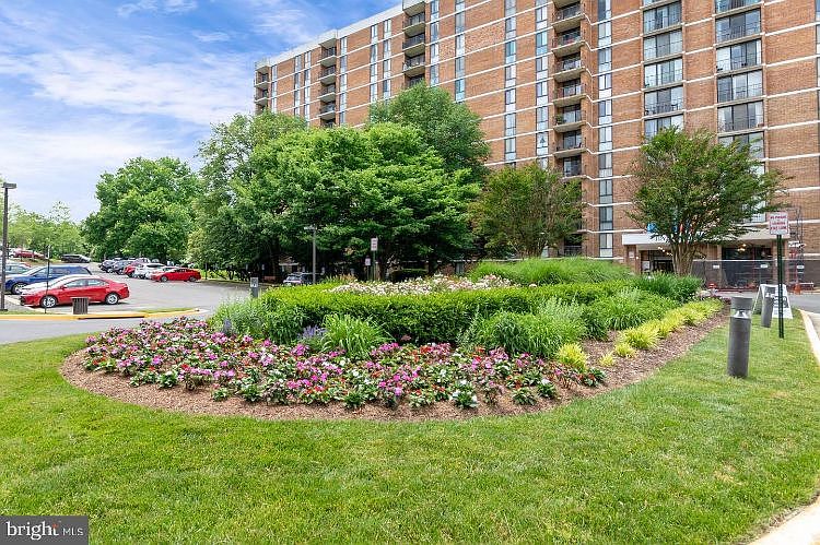 1st image of 2300 Pimmit Dr APT 316