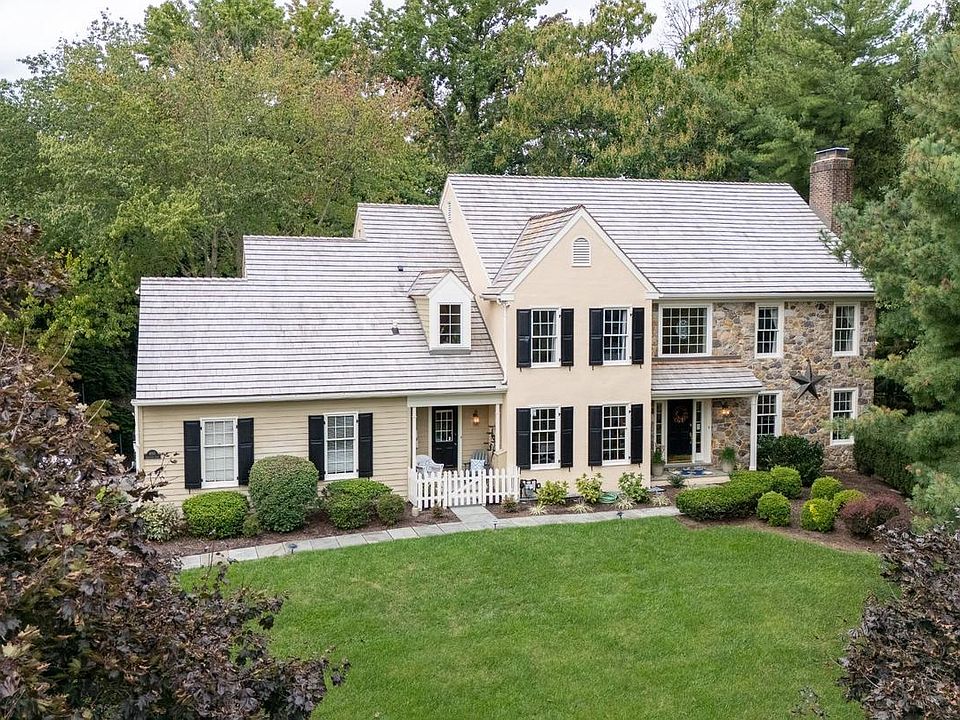 1st image of 850 Springbank Ln