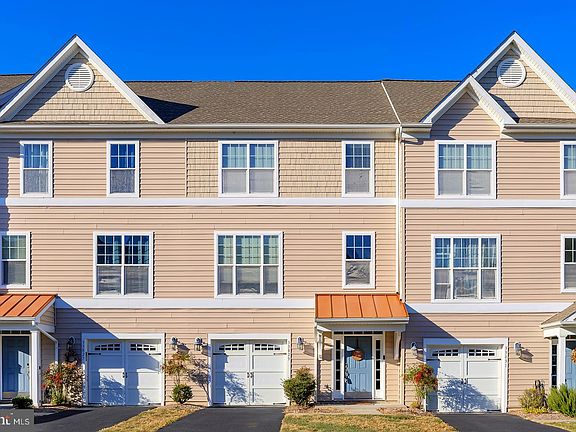2nd image of 33829 Connecticut Ave #15
