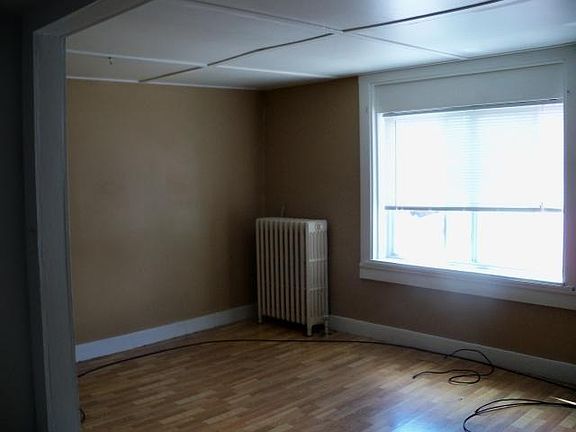 4th image of 211 N 9th Ave
