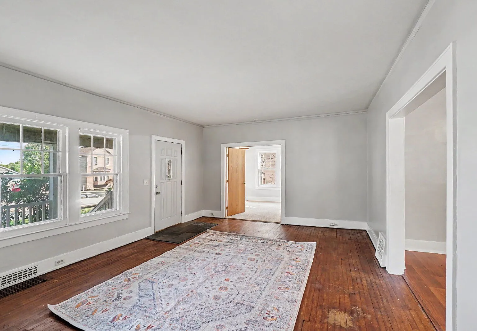 3 bed, 1.0 bath, $1,250 — Photo 4