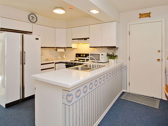 Kitchen / Breakfast Room