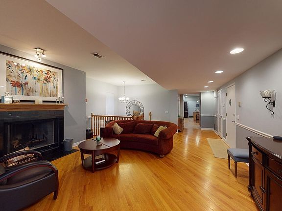 3rd image of 4413 N Magnolia Ave APT 1N