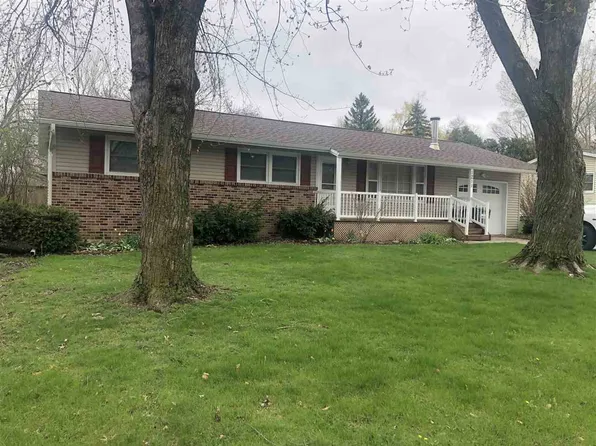 1211 1st St SE, Oelwein, IA 50662