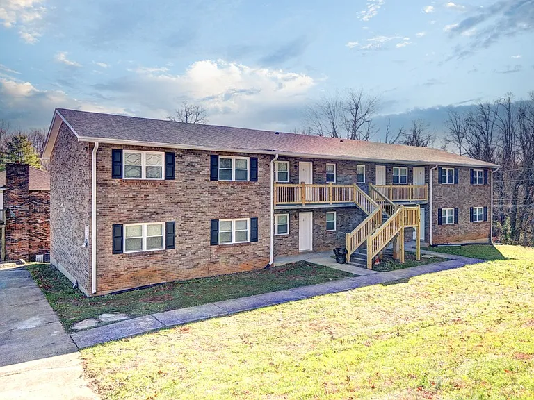 1 418 Wood Creek Dr #5 — Photo 3