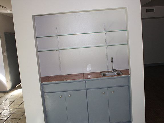 5th image of 537B Sand Bend Dr