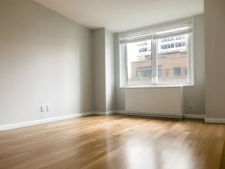 212 E 47th St #11B — Photo 8