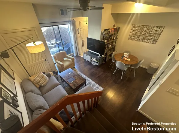 72 Euston Rd APT 105, Boston, MA 02135
