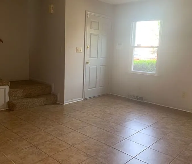 215 Medlock Rd — Photo 8