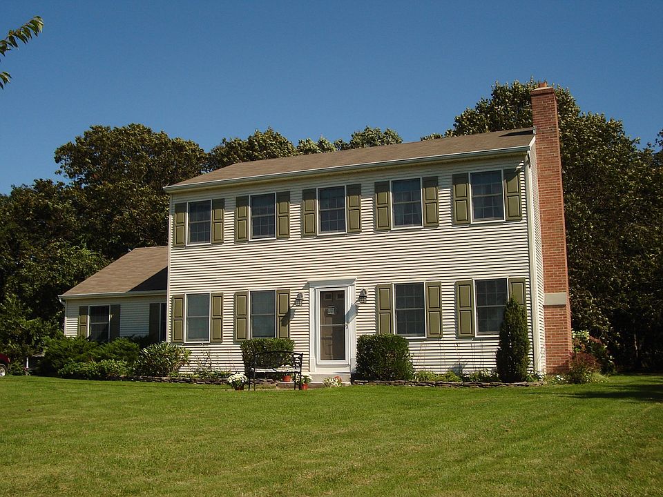 Gorgeous colonial in Westwood Acres
