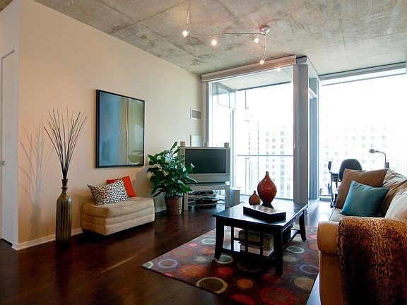 4th image of 600 N Fairbanks Ct Unit 2104