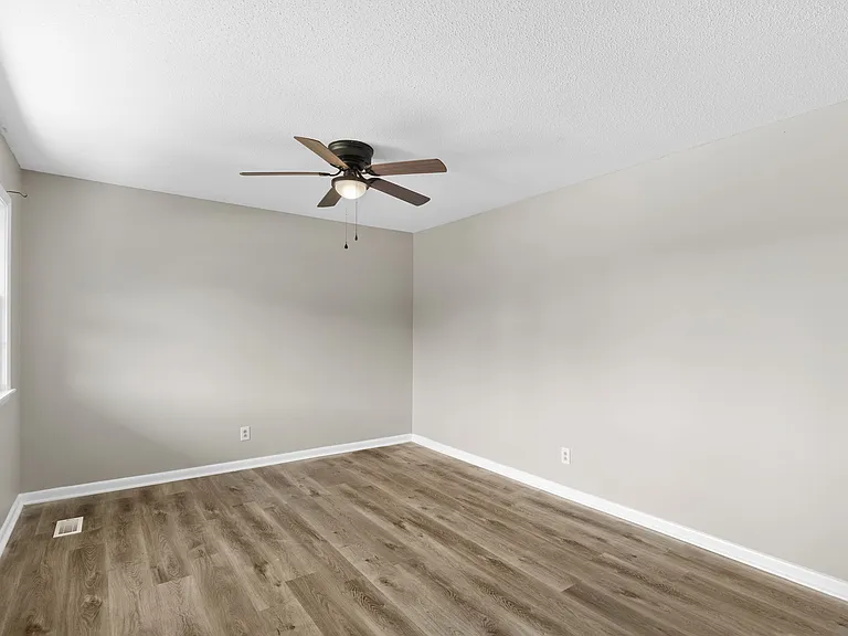5215 Longbranch Dr — Photo 24