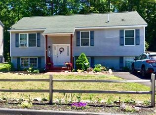 5 Hawthorne Ln, Topsham, ME 04086