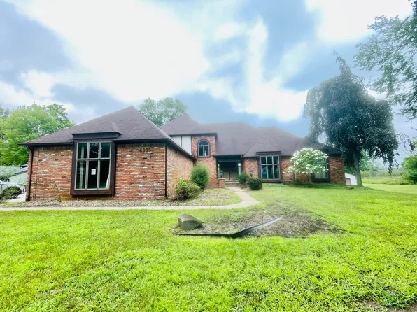 4635 S Jackson Rd, Jackson, MI 49201