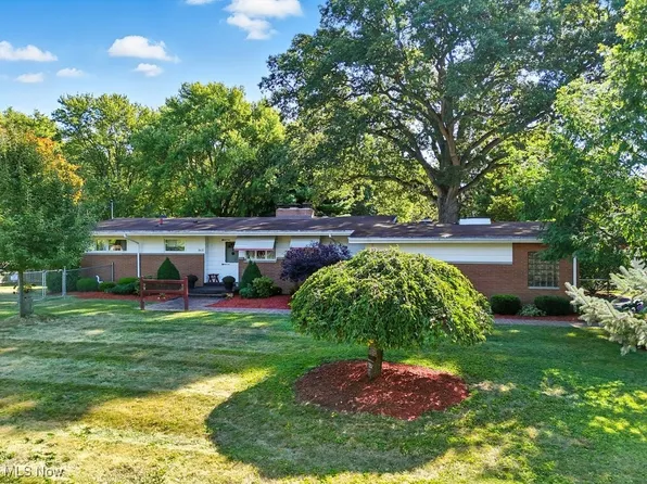 8630 Schubert Ave NE, Alliance, OH 44601