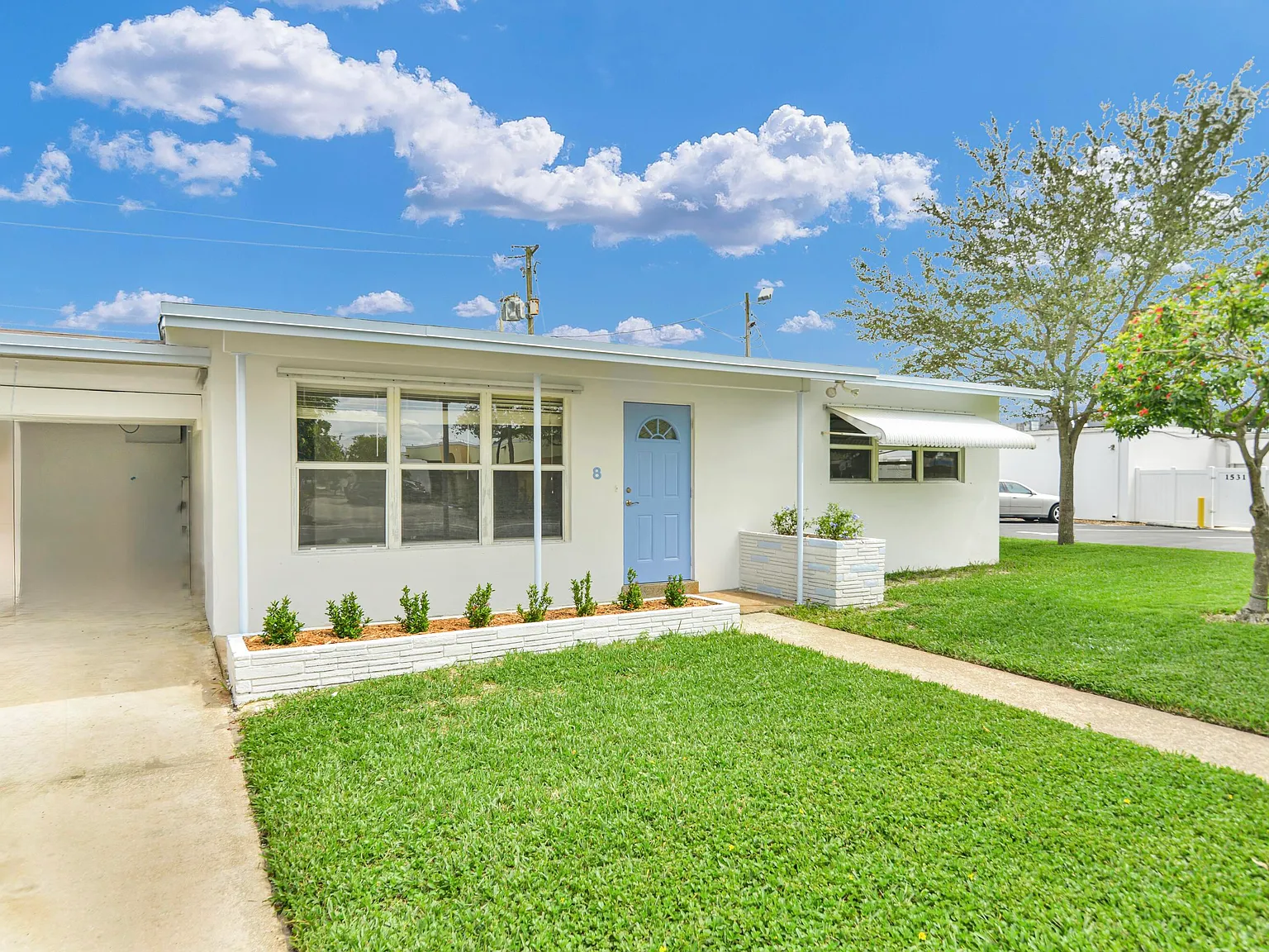 3 bed, 2.0 bath, 1694 sqft, $3,395 — Photo 1