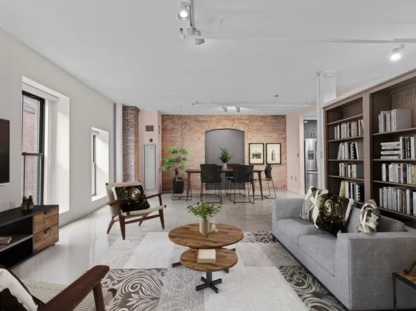 172 Middle St APT 304, Lowell, MA 01852