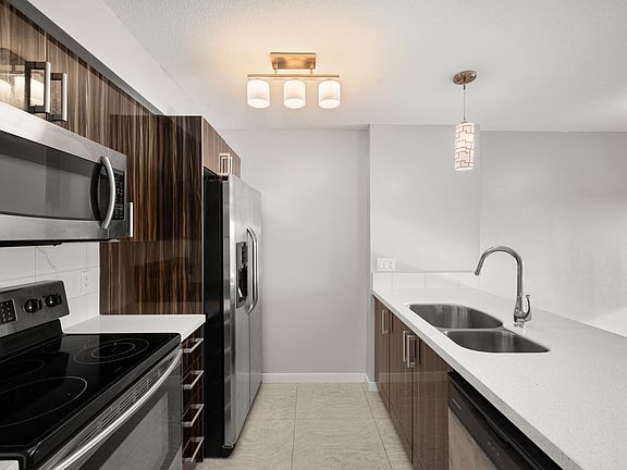 5th image of 22318 Lougheed Hwy #503