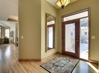 198 Stonebridge Rd, Mendota Heights, MN 55118