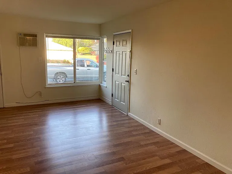 953 Princess Anne Dr — Photo 25
