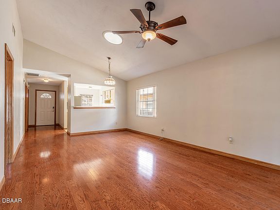 4th image of 855 Brimfield Ct