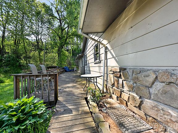 4th image of 44 Dragonfly Ln