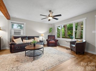 305 Youngs Cove Rd, Candler, NC 28715