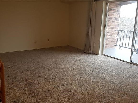 5th image of 609 Calais Dr APT 3208