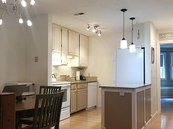 5th image of 116 Tall Oaks Dr Unit V