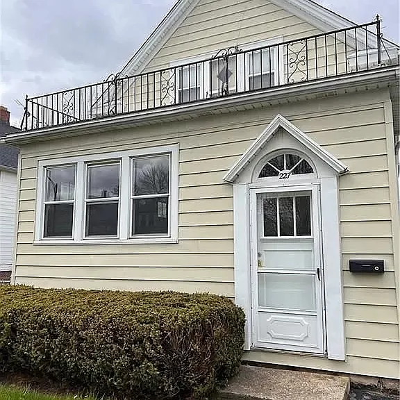 227 Heath St — Photo 1