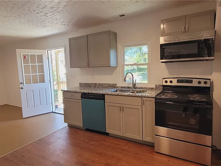 315 Saint Marks St — Photo 20