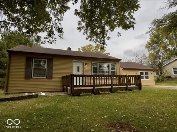 1120 Bomar Ln, Greenwood, IN 46142