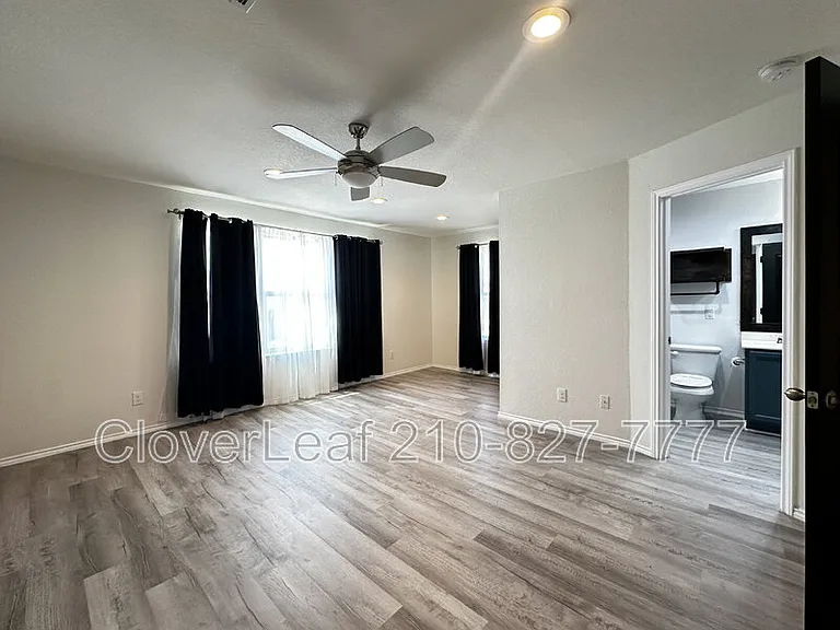 2606 Bluff Xing — Photo 25