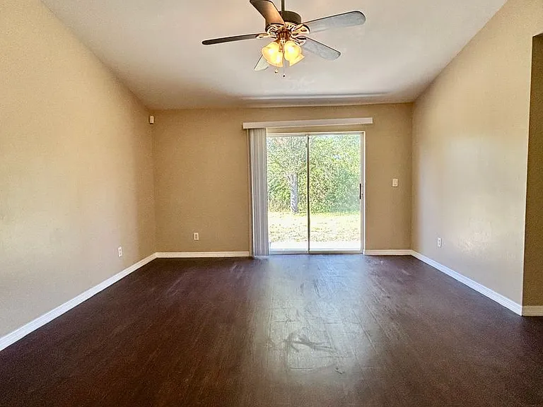 346 Bell Blvd S — Photo 21