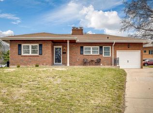 1961 W Adams St, Saint Charles, MO 63301