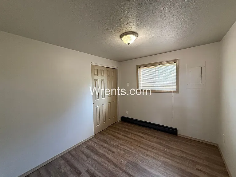 11005-11007 E 32nd Ave — Photo 14
