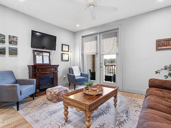 3rd image of 2501 Bienville Blvd #322