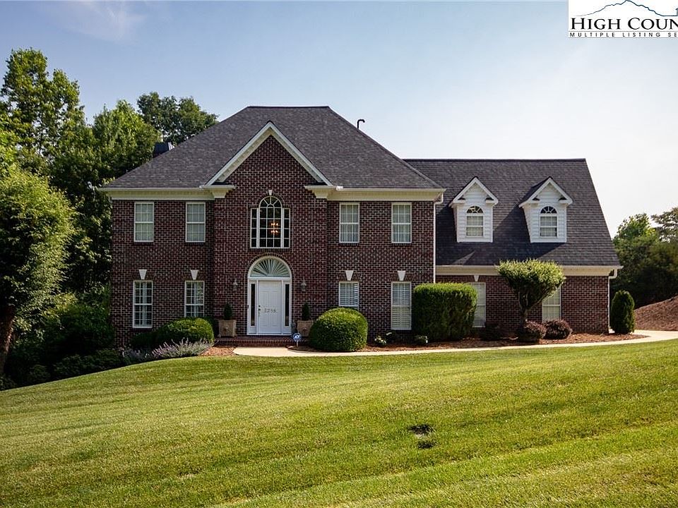 1st image of 3286 Eagle Heights Cir