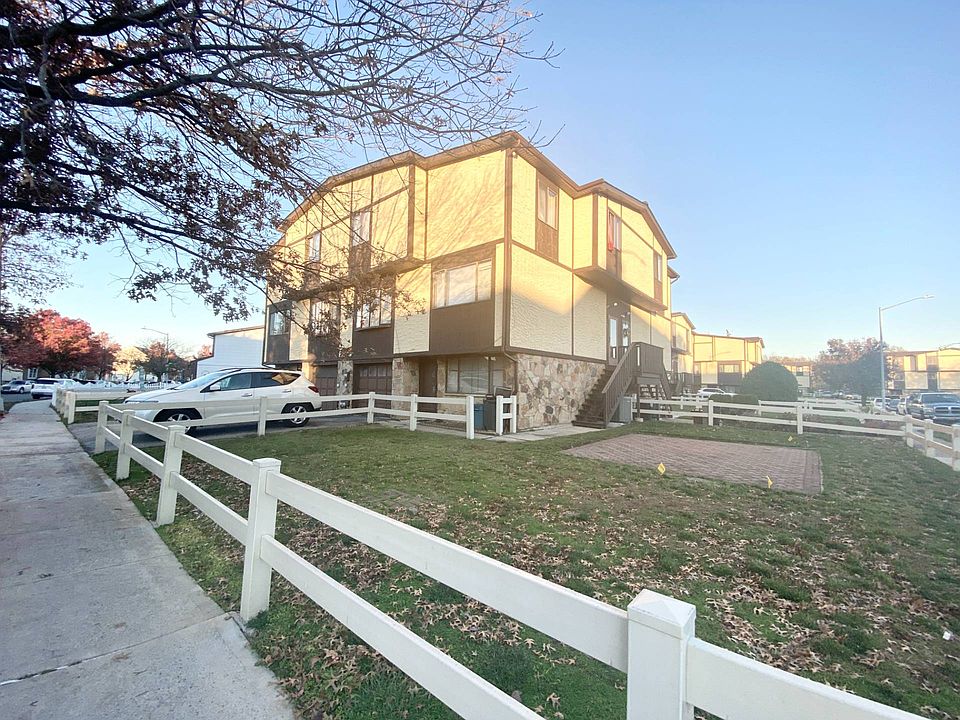 1st image of 109 Morani St