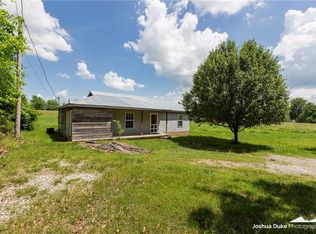 3670 N Hutchinson Ln, Fayetteville, AR 72704