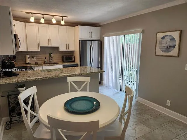 2 bed, 2.5 bath, $2,750 — Photo 2