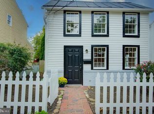 221 South St SE, Leesburg, VA 20175