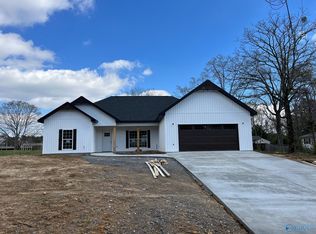 310 6th St SW, Arab, AL 35016